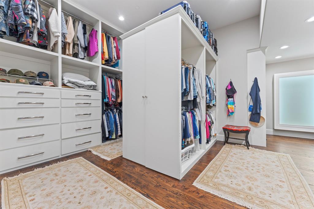 The Enclaves At Chateau Du Lac - Residential