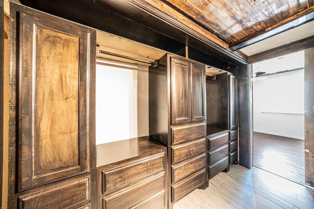 Oak Creek Condo - Residential