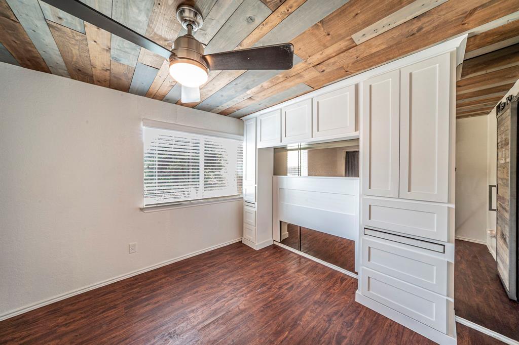 Oak Creek Condo - Residential