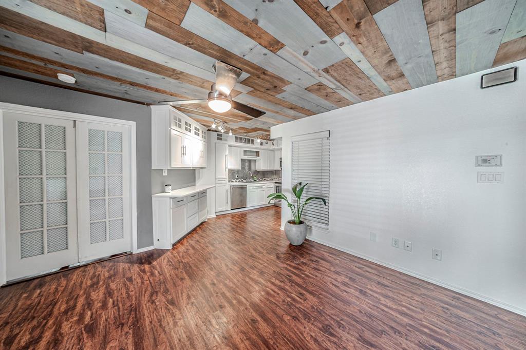 Oak Creek Condo - Residential