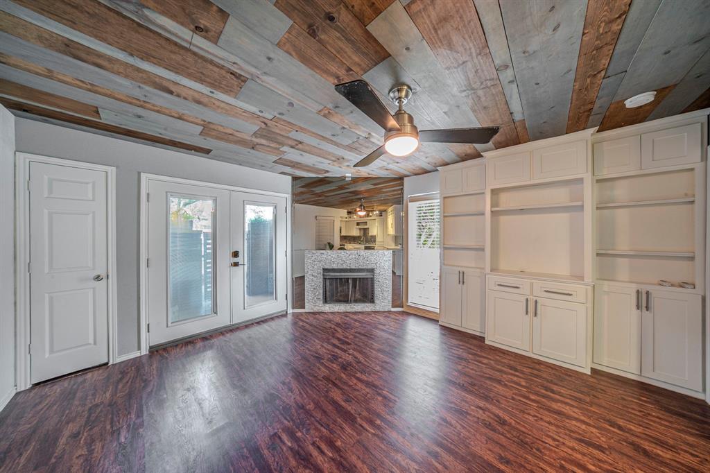 Oak Creek Condo - Residential