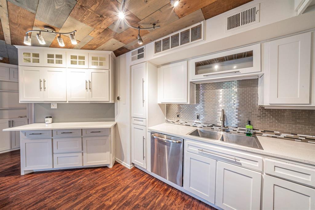 Oak Creek Condo - Residential