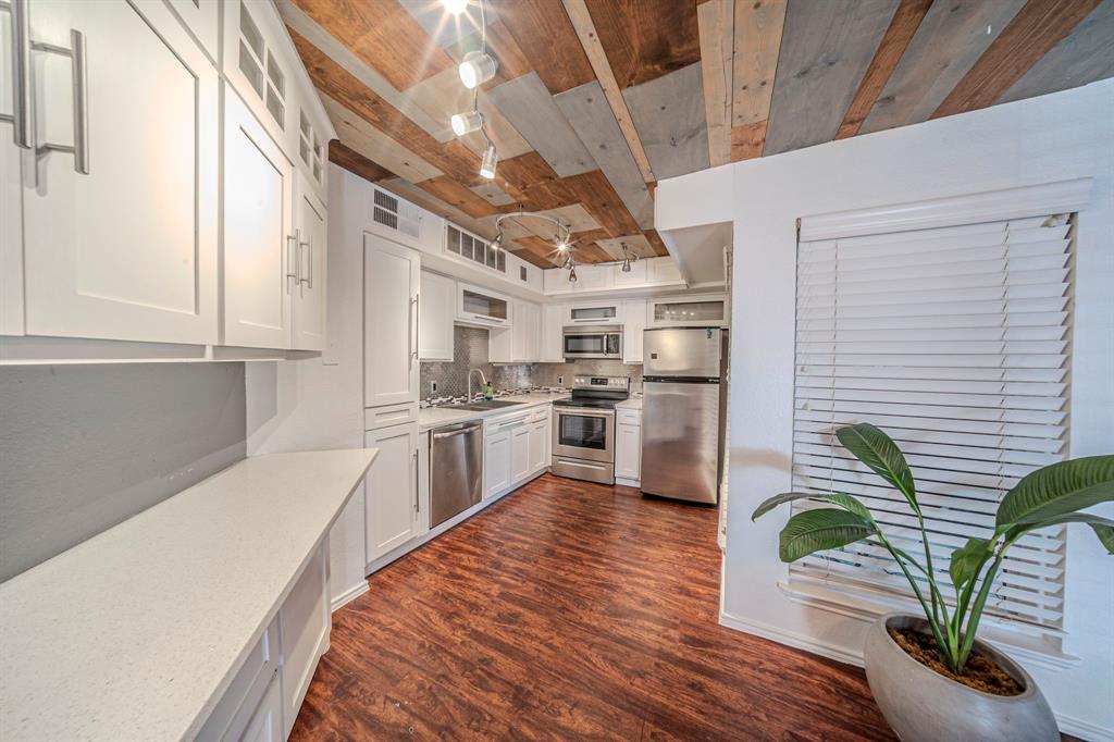 Oak Creek Condo - Residential