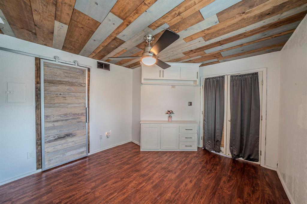 Oak Creek Condo - Residential