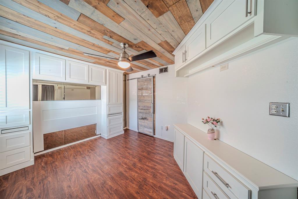 Oak Creek Condo - Residential