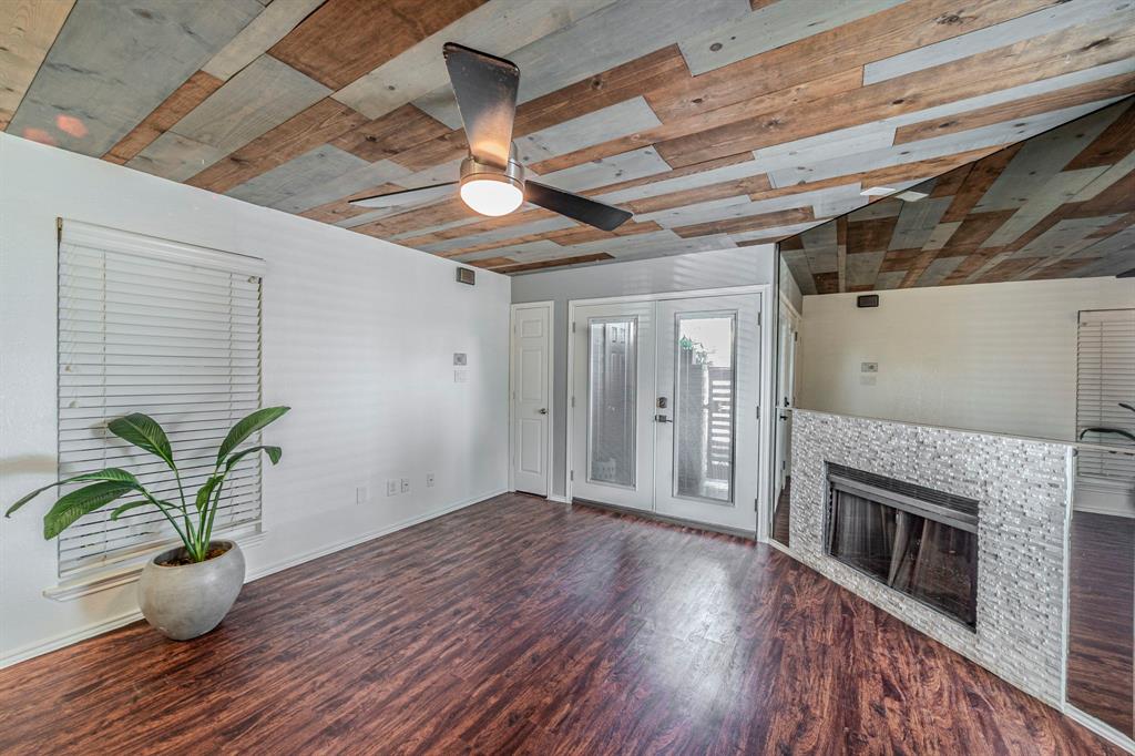 Oak Creek Condo - Residential