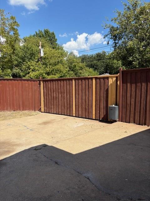 UNIVERSITY BOULEVARD TERRACE - Residential