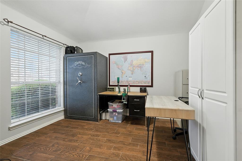 500 Ranier Way