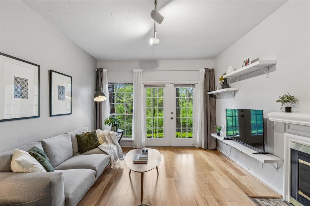 Woodlands 01 On Creek - Residential