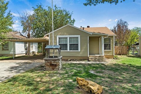 A home in Mineral Wells