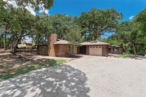 Photo of 294 Thomas Len Road, Azle, TX 76020 (MLS # 21396126)