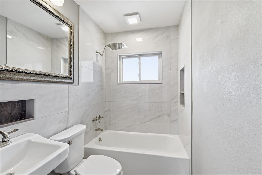 University Manor - Residential