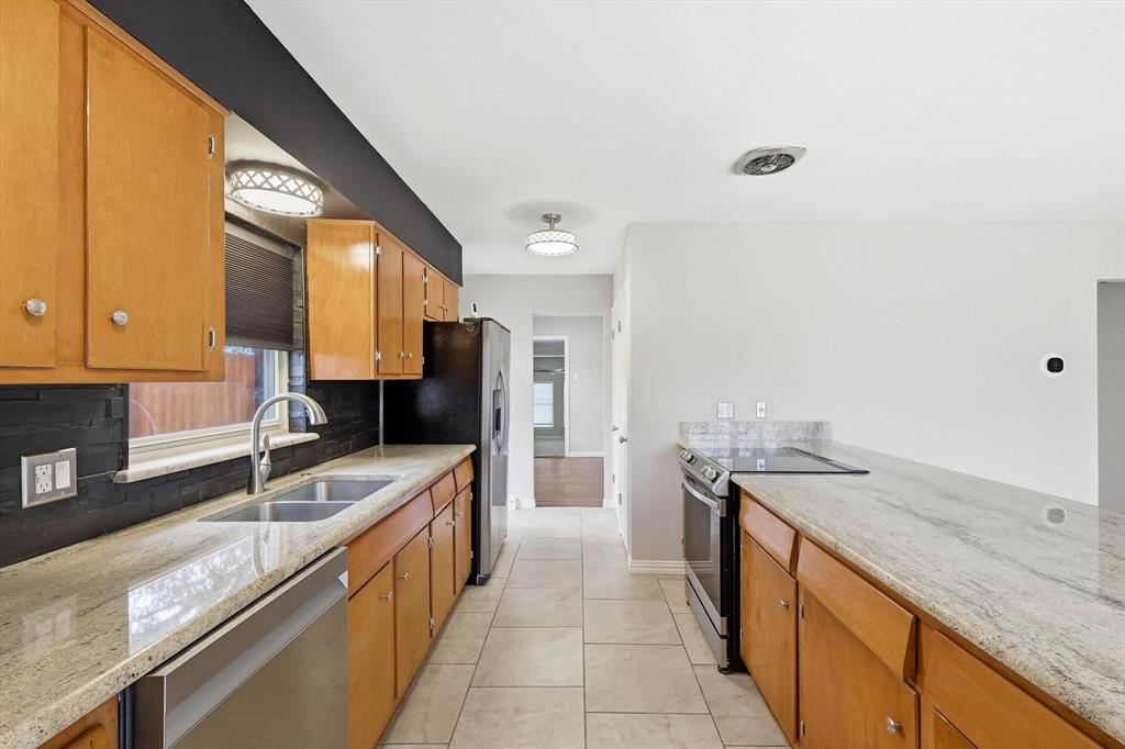 University Manor - Residential