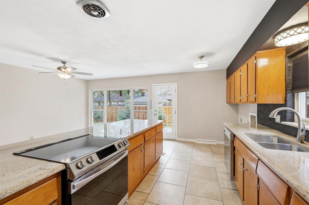 University Manor - Residential