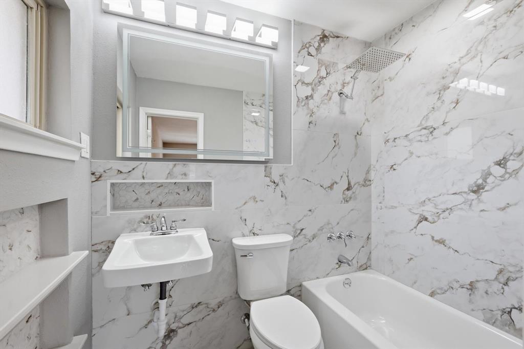 University Manor - Residential