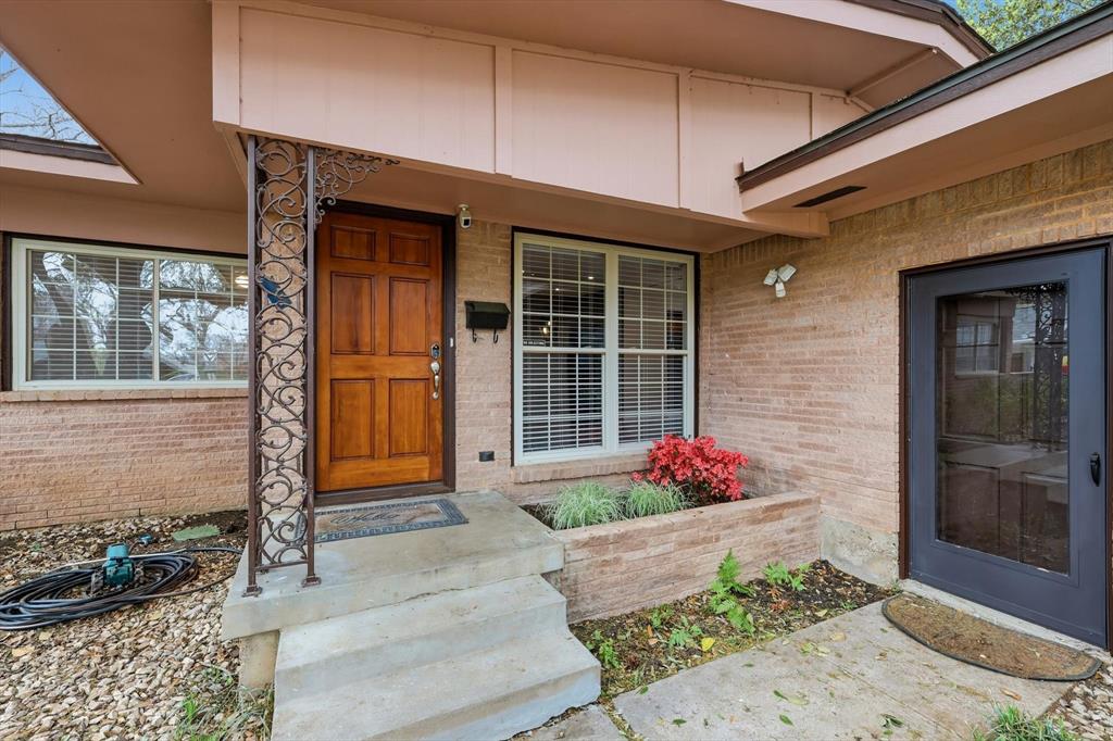 University Manor - Residential