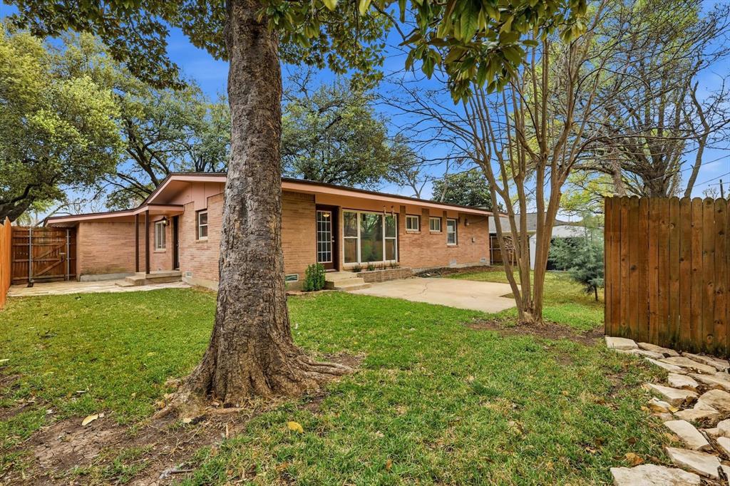 University Manor - Residential