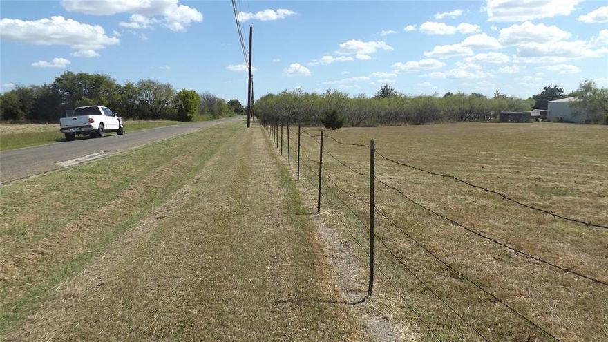 Vacant Lot on Eason Rd, Ennis Tx 75119. Deed restrictions attached to property. There is a water tap on property but no meter yet. Great lot for building your dream home. Call agent to go and show. Need to verify schools not sure which Elementary School this property is in.