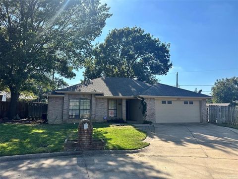 2512 Harmony Court Arlington TX 76015