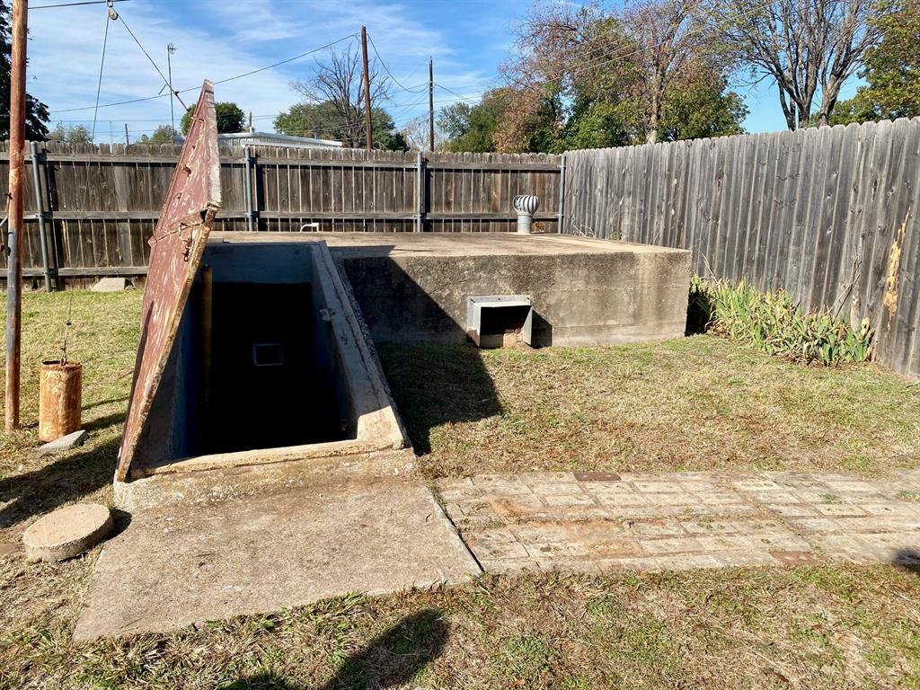 Lakeview Man 2 - Residential