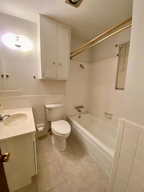 Lakeview Man 2 - Residential