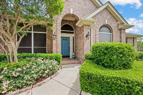 Photo of 2806 Northwood Street, Grapevine, TX 76051 (MLS # 21240155)