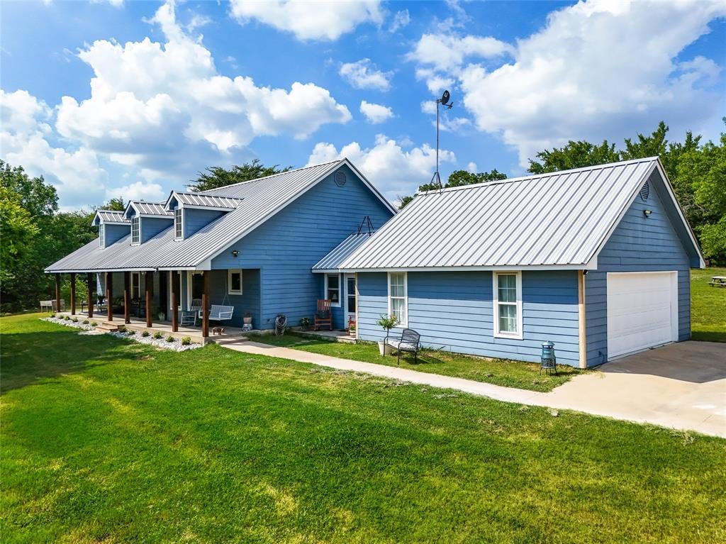 Photo of 1088 Bub Hill Road, Whitewright, TX 75491 (MLS # 21383884)
