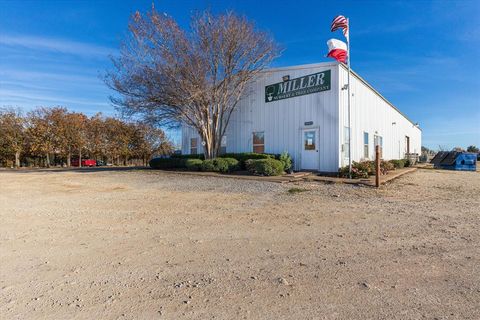 6407 S US HIGHWAY 377 Stephenville TX 76401