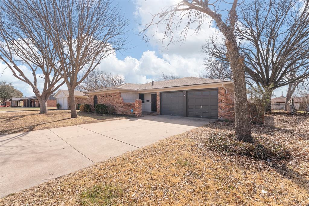 1613 Lamplighter Lane