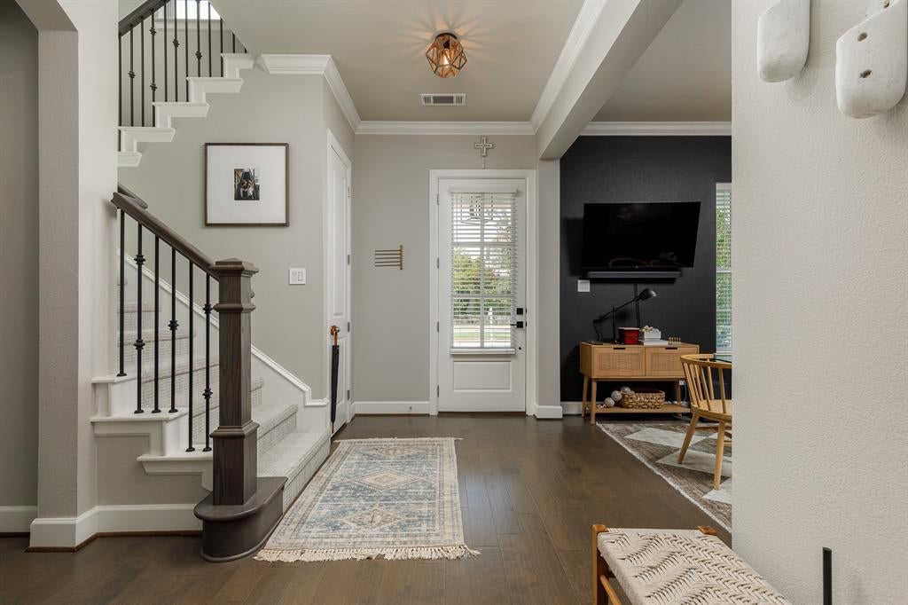 2216 Tremont Boulevard