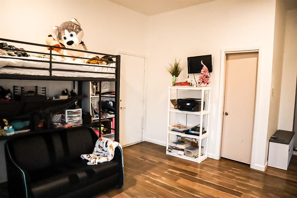 Air Park Dallas - Residential