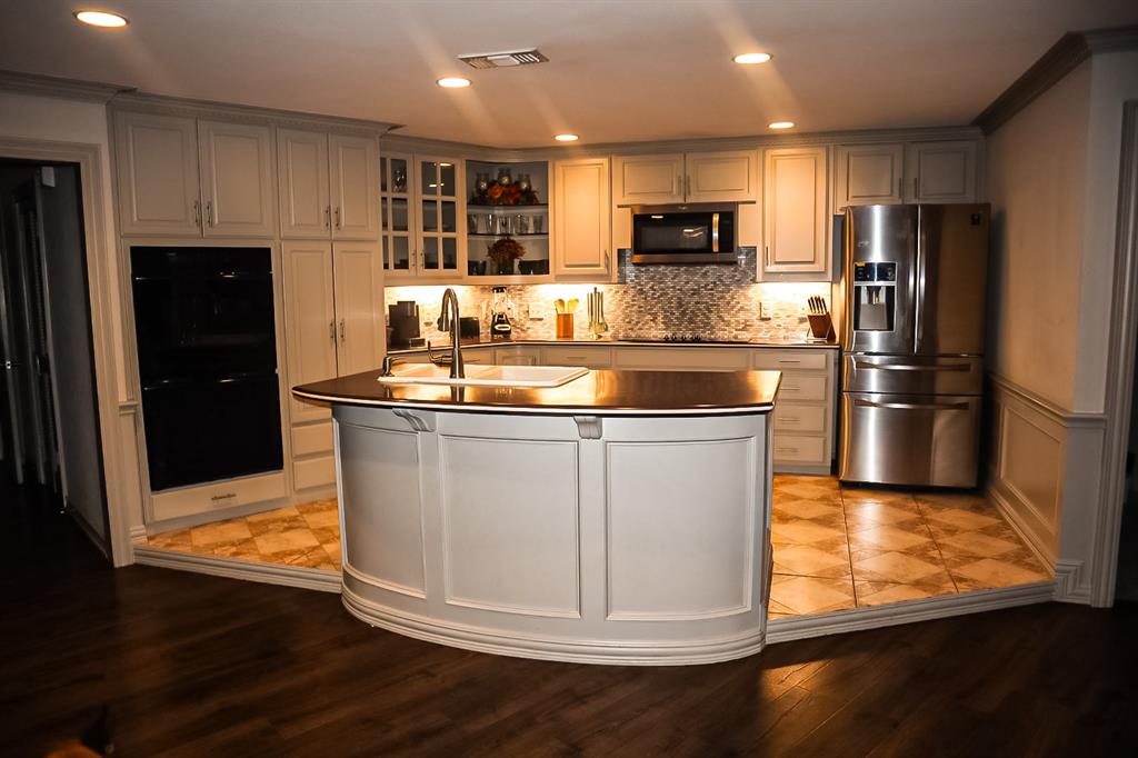 Air Park Dallas - Residential