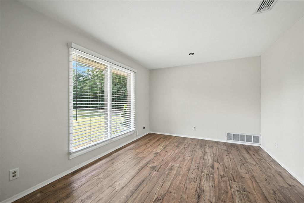 Shady Shores, Texas 76208, United States, 3 Bedrooms Bedrooms, ,2 BathroomsBathrooms,Residential,Active,198808