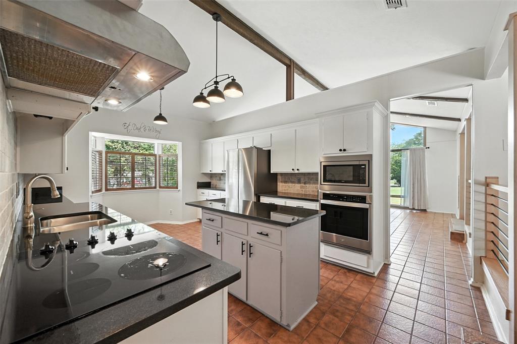 Shady Shores, Texas 76208, United States, 3 Bedrooms Bedrooms, ,2 BathroomsBathrooms,Residential,Active,198808