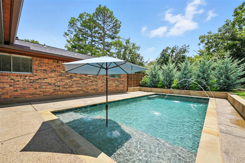 Shady Shores, Texas 76208, United States, 3 Bedrooms Bedrooms, ,2 BathroomsBathrooms,Residential,Active,198808