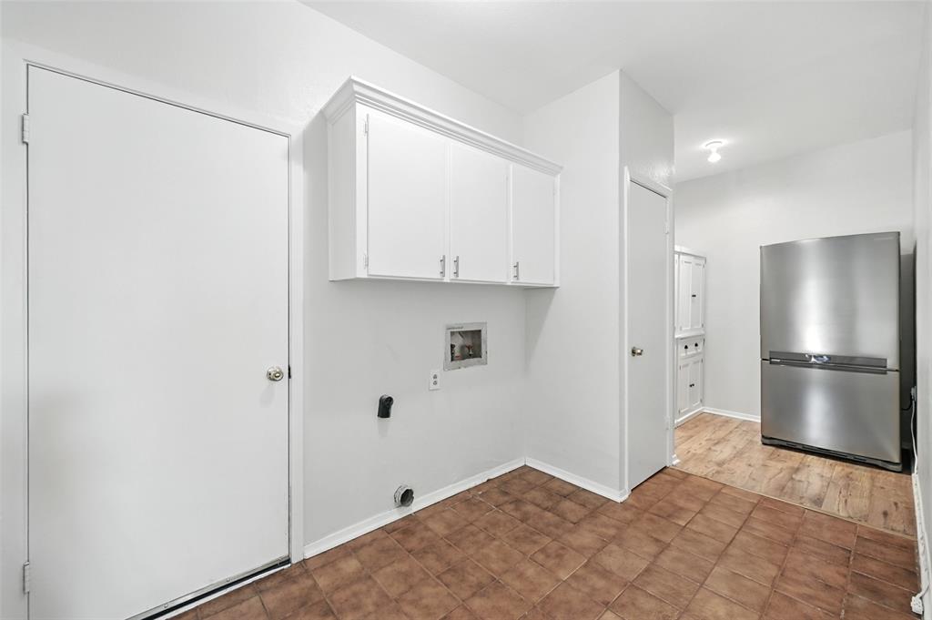 Shady Shores, Texas 76208, United States, 3 Bedrooms Bedrooms, ,2 BathroomsBathrooms,Residential,Active,198808