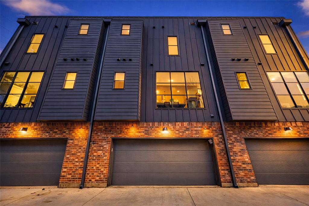 Zang Towns Condos - Residential