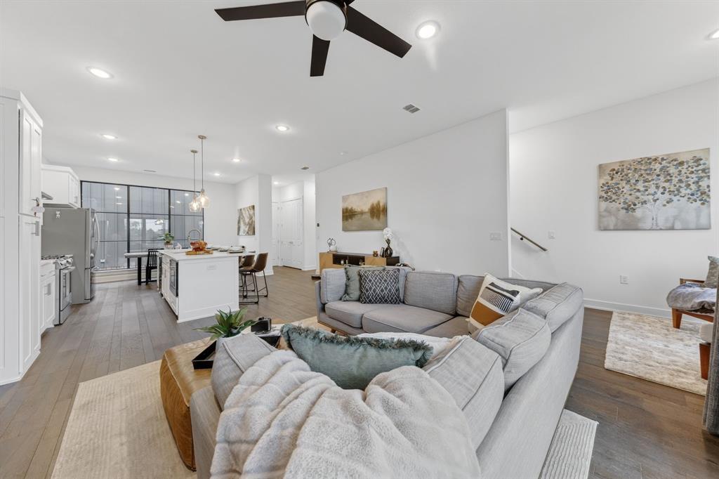 Zang Towns Condos - Residential