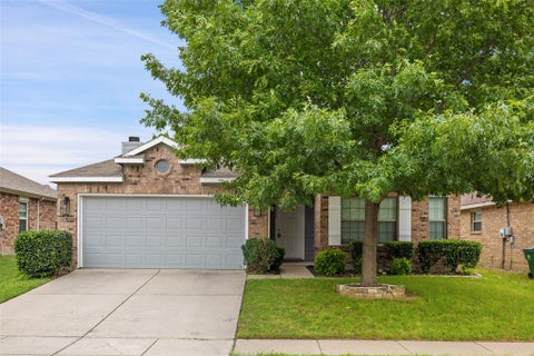 Photo of 8908 King Ranch Drive, Cross Roads, TX 76227 (MLS # 21281518)