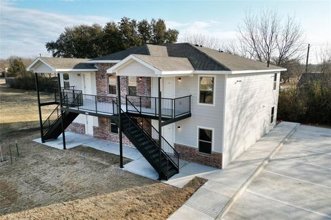 Photo of 3008 Grey Wolf Circle #116, Denton, TX 76209 (MLS # 21197000)