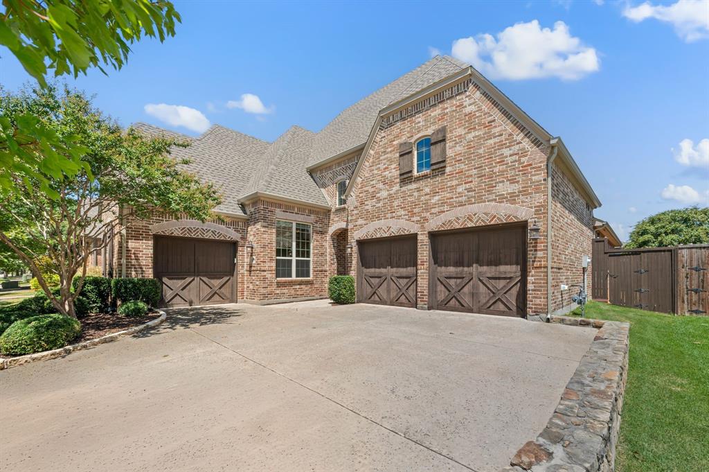 14886 Foxbriar Lane