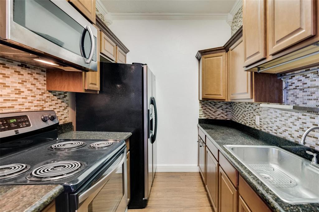 THE PLAZA CONDOMINUMS - Residential Lease