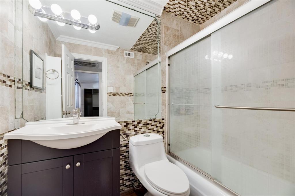 THE PLAZA CONDOMINUMS - Residential Lease