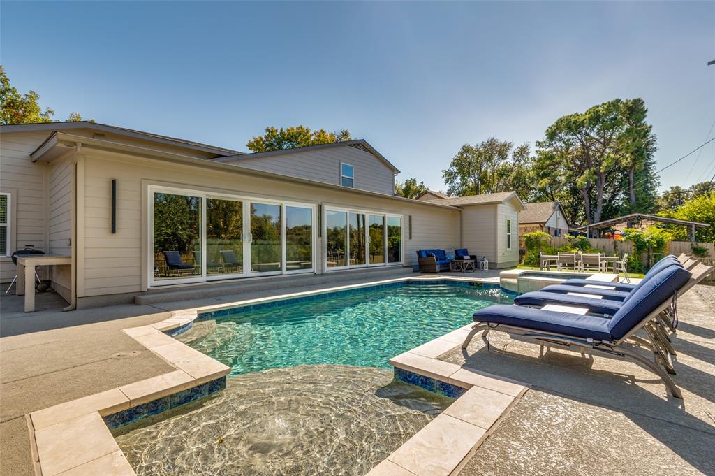 944 Hummingbird Trail