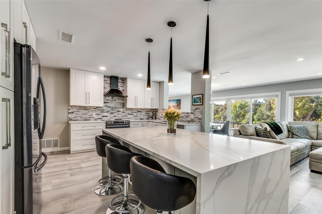 944 Hummingbird Trail