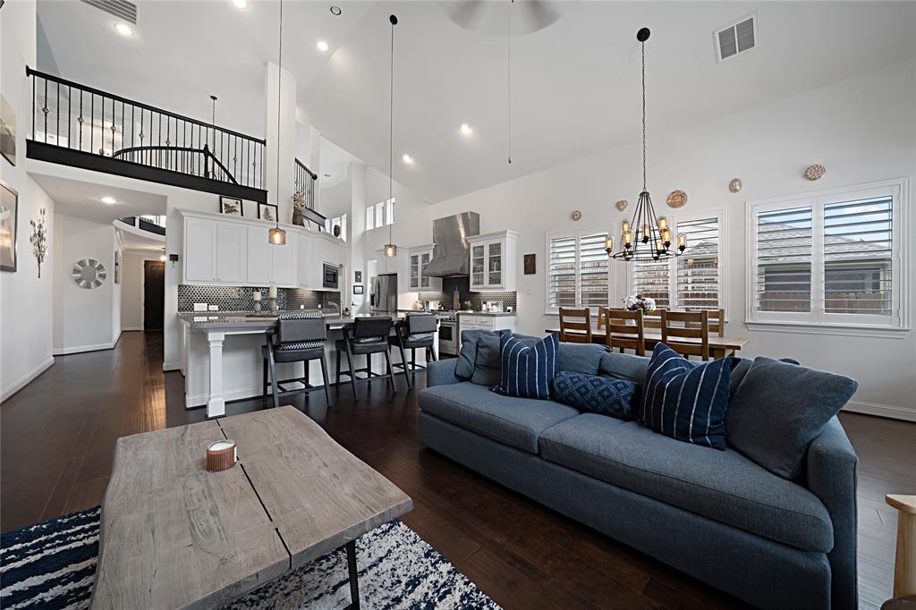 1204 Frisco Hills Boulevard