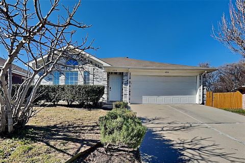 Photo of 6014 Twin Maple Drive, Arlington, TX 76018 (MLS # 21165302)