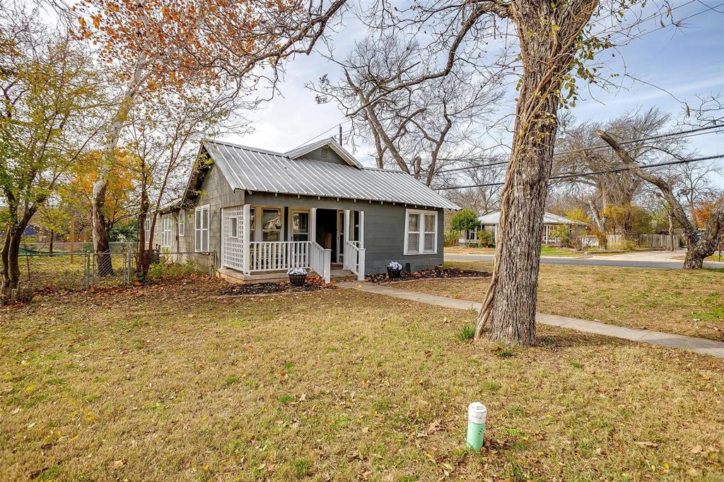 898 N Neblett Street