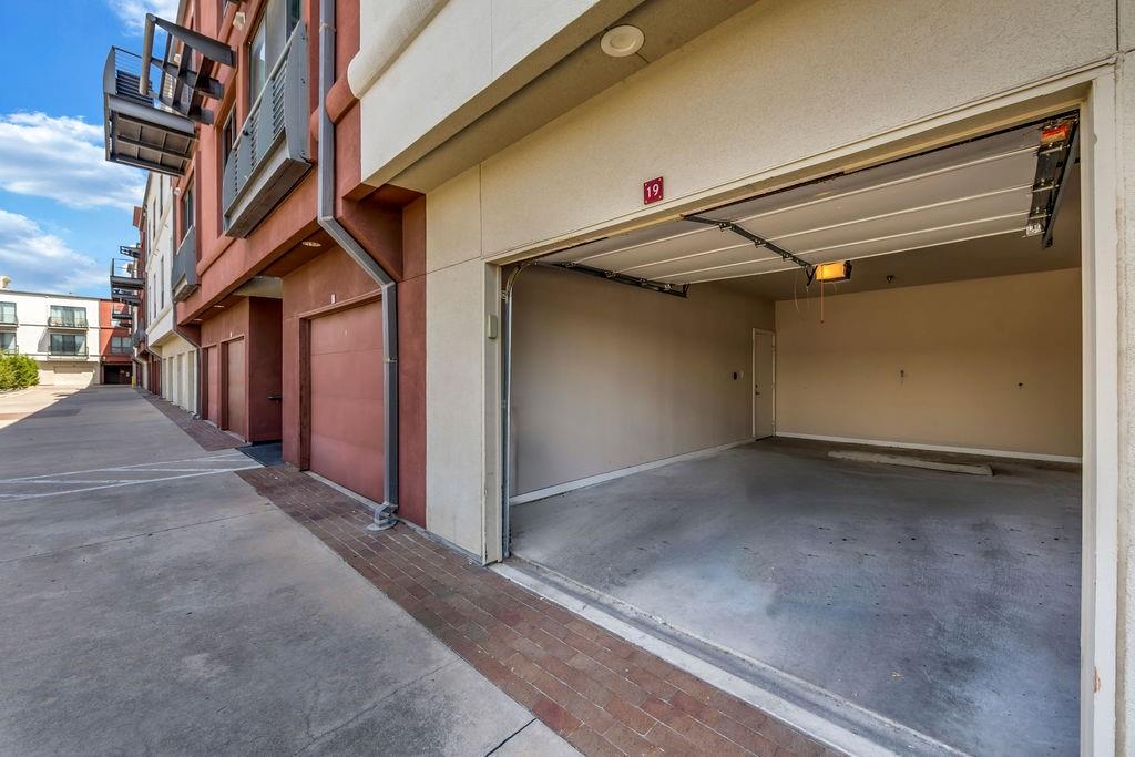 4605 Cedar Springs Road 327