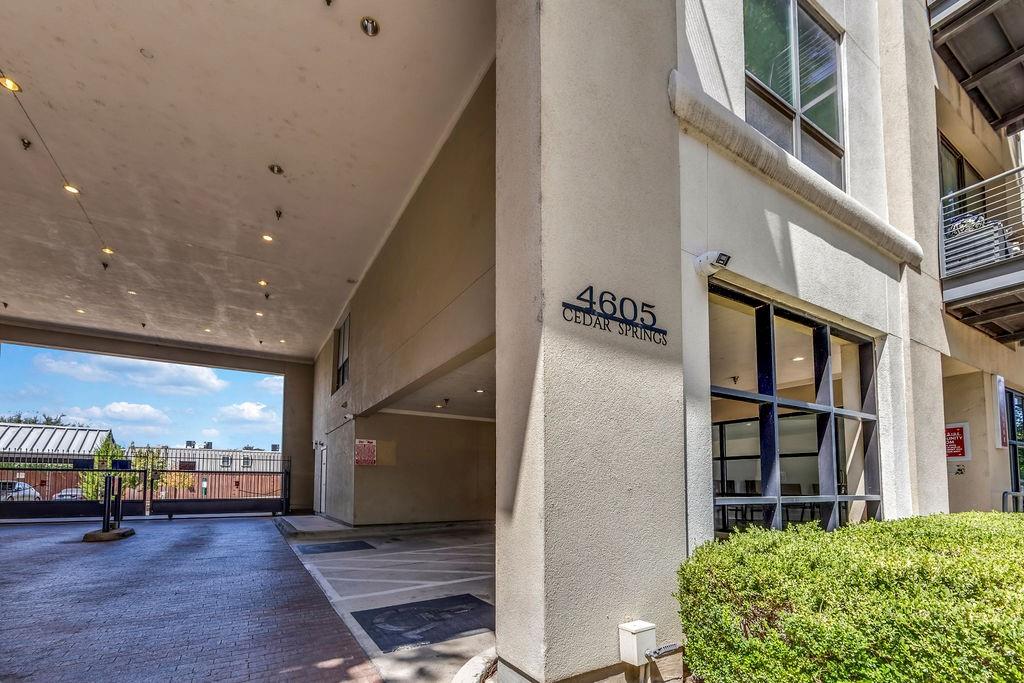 4605 Cedar Springs Road 327